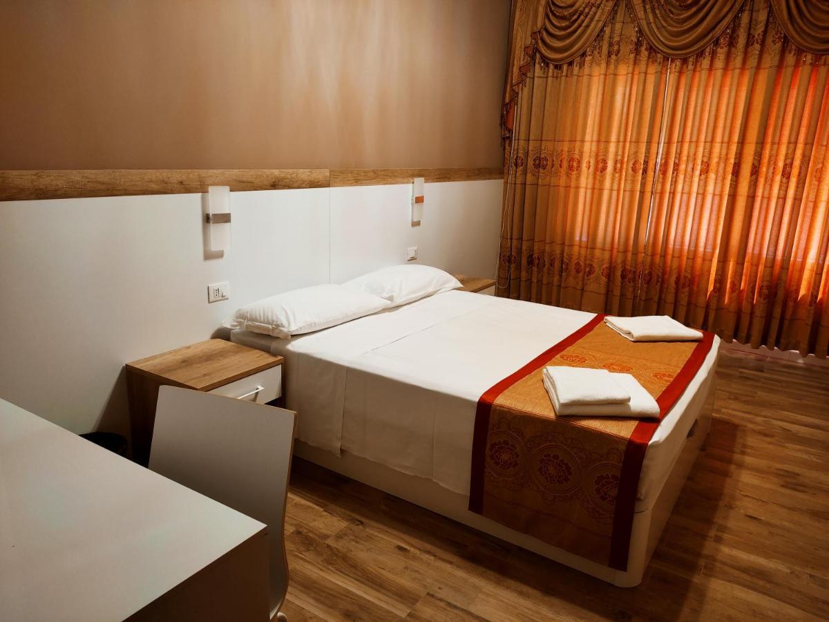 Hotel Venice Tour Mestre Bagian luar foto